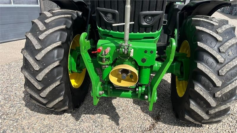 John Deere 6175R Med frontlift og frontPTO samt luft anlæg - Farm tractor: picture 4 John Deere 6175R Med frontlift og frontPTO samt luft anlæg - Farm tractor: picture 4