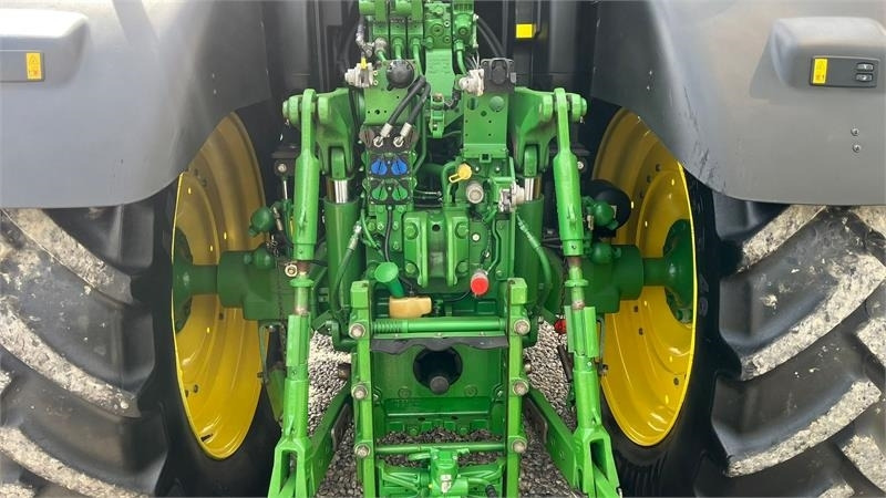 John Deere 6175R Med frontlift og frontPTO samt luft anlæg - Farm tractor: picture 5 John Deere 6175R Med frontlift og frontPTO samt luft anlæg - Farm tractor: picture 5