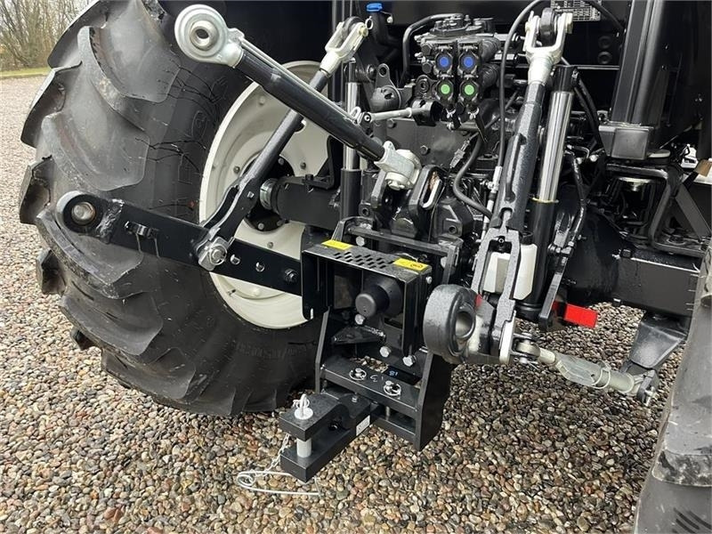 New Holland T6050 Delta - EXPORT  - Farm tractor: picture 3 New Holland T6050 Delta - EXPORT  - Farm tractor: picture 3