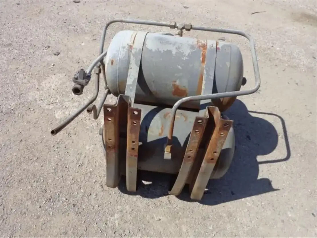 Volvo Airtanks From Volvo F88-F89  - Brake parts for Truck: picture 5 Volvo Airtanks From Volvo F88-F89  - Brake parts for Truck: picture 5