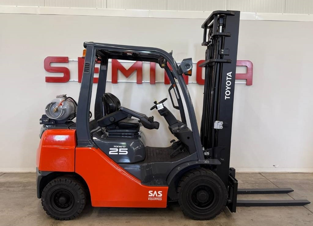 Toyota 10859 - 02-8FGF25 - LPG forklift: picture 2 Toyota 10859 - 02-8FGF25 - LPG forklift: picture 2