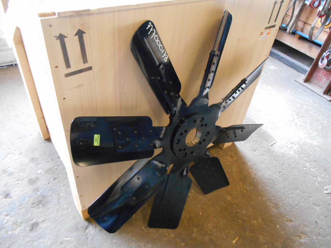 Caterpillar 4017451 - 1437477 - Fan for Construction machinery: picture 3 Caterpillar 4017451 - 1437477 - Fan for Construction machinery: picture 3