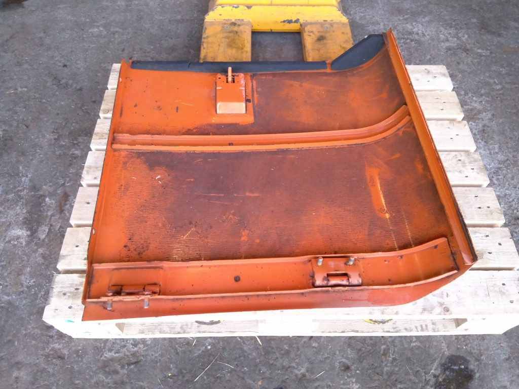 Hitachi EX215 - - Door and parts for Construction machinery: picture 1 Hitachi EX215 - - Door and parts for Construction machinery: picture 1