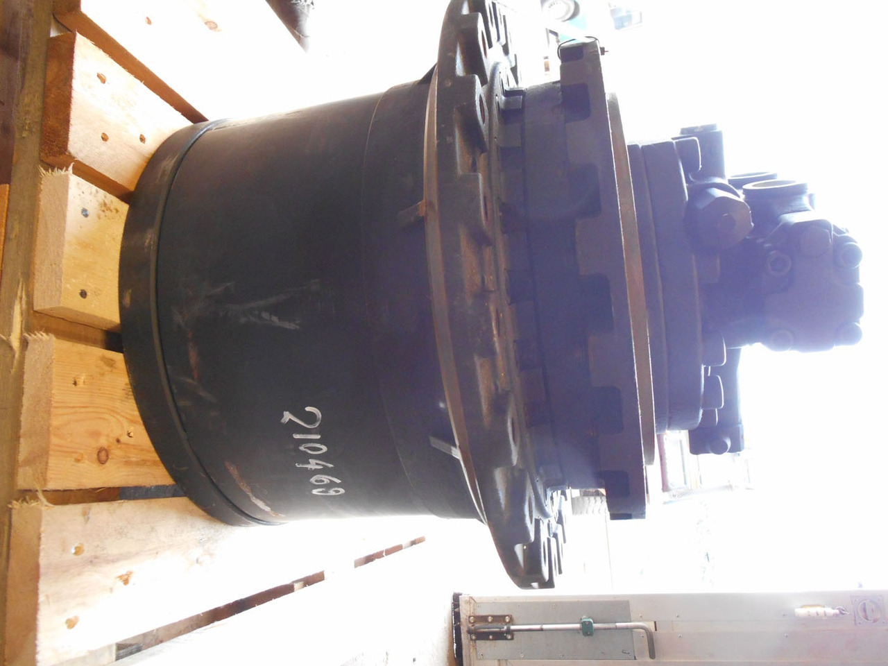 New Holland LB15V00002F3 - LB15V00002F1 - Final drive for Construction machinery: picture 3 New Holland LB15V00002F3 - LB15V00002F1 - Final drive for Construction machinery: picture 3
