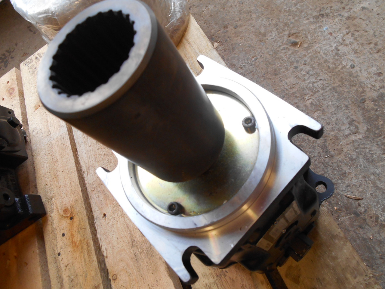 New Holland ND103371 - 1498625 - Hydraulic pump for Construction machinery: picture 5 New Holland ND103371 - 1498625 - Hydraulic pump for Construction machinery: picture 5