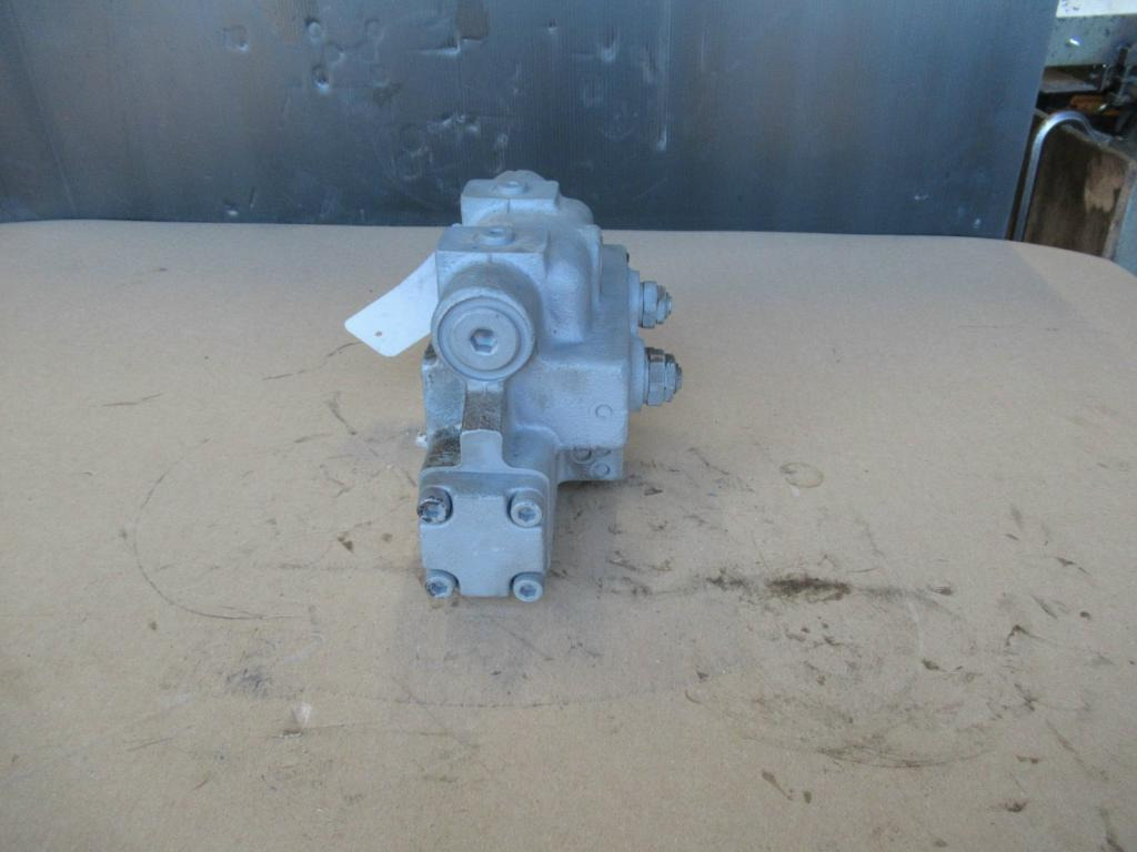 Uchida RF2K25J10M3D-899-1-L-13 - - Hydraulic valve for Construction machinery: picture 3 Uchida RF2K25J10M3D-899-1-L-13 - - Hydraulic valve for Construction machinery: picture 3