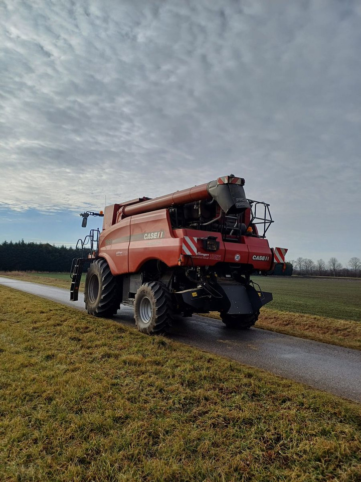 Case IH Axial-Flow 7240 - Combine harvester: picture 5 Case IH Axial-Flow 7240 - Combine harvester: picture 5