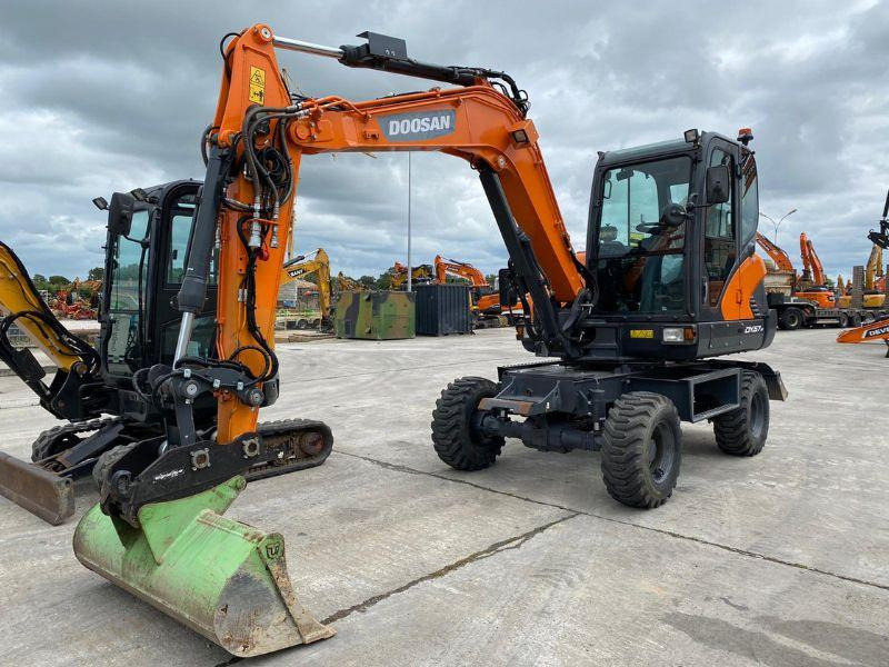 Doosan DX57W - Wheel excavator: picture 1 Doosan DX57W - Wheel excavator: picture 1