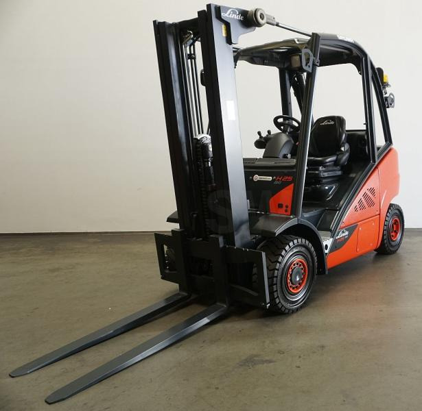 Linde H 25 D EVO 392-02 - Diesel forklift: picture 1 Linde H 25 D EVO 392-02 - Diesel forklift: picture 1
