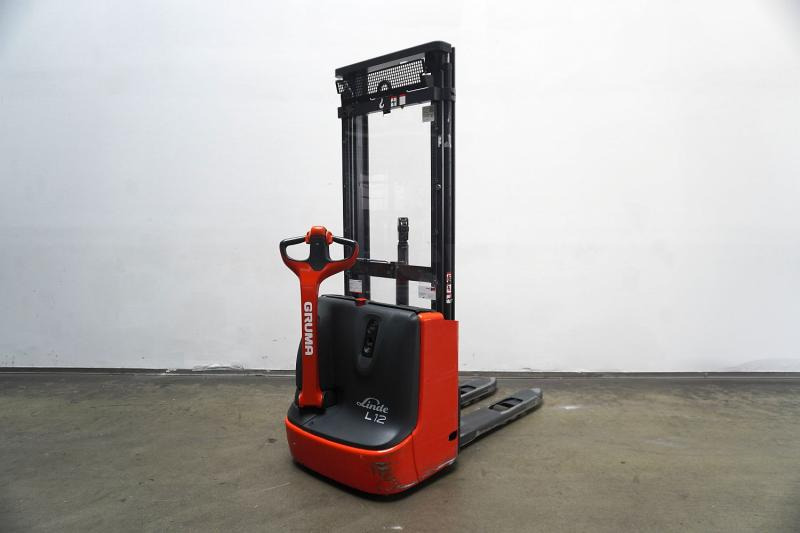 Linde L 12 1172 - Stacker: picture 1 Linde L 12 1172 - Stacker: picture 1