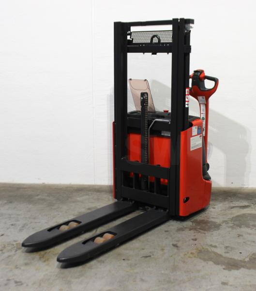 Linde L 12 1172 - Stacker: picture 3 Linde L 12 1172 - Stacker: picture 3