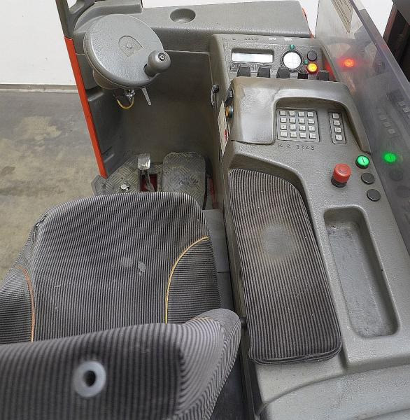 Linde R 25 F 144 - 4-way reach truck: picture 3 Linde R 25 F 144 - 4-way reach truck: picture 3