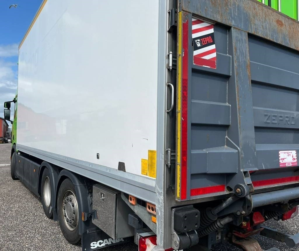 Scania R450B6X2*4NB Serie nr 2891 - Refrigerator truck: picture 4 Scania R450B6X2*4NB Serie nr 2891 - Refrigerator truck: picture 4
