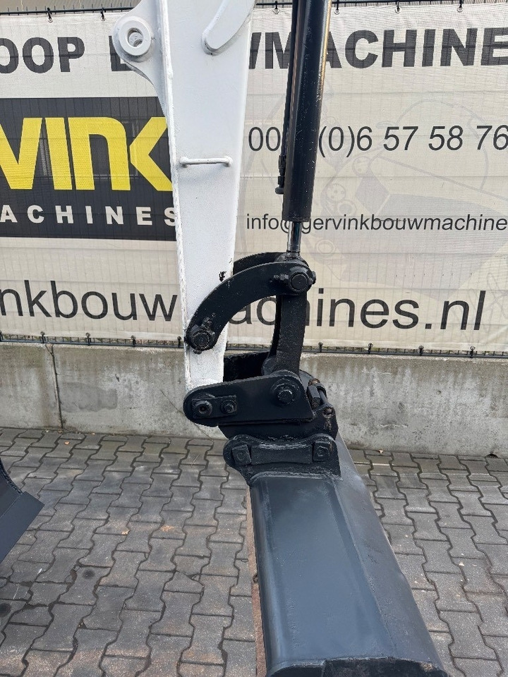 Bobcat E25 - Mini excavator: picture 4 Bobcat E25 - Mini excavator: picture 4