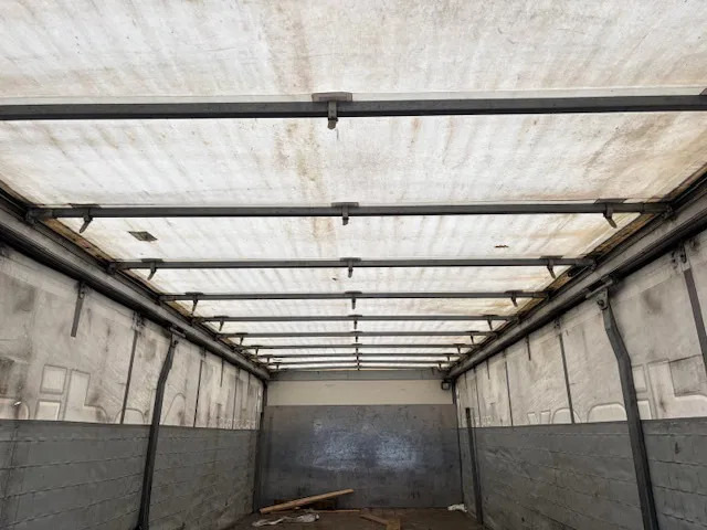 Curtainsider truck DAF LF 45 210 curtainslider open top roof steel transport MOT 04-2026: picture 13 Curtainsider truck DAF LF 45 210 curtainslider open top roof steel transport MOT 04-2026: picture 13