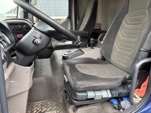 Curtainsider truck DAF LF 45 210 curtainslider open top roof steel transport MOT 04-2026: picture 16 Curtainsider truck DAF LF 45 210 curtainslider open top roof steel transport MOT 04-2026: picture 16