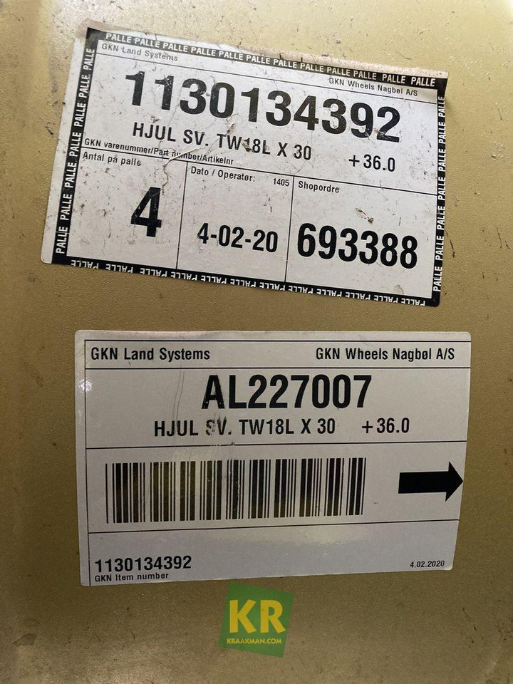 John Deere 18 X 30 velg - Wheel and tire package for Agricultural machinery: picture 2 John Deere 18 X 30 velg - Wheel and tire package for Agricultural machinery: picture 2