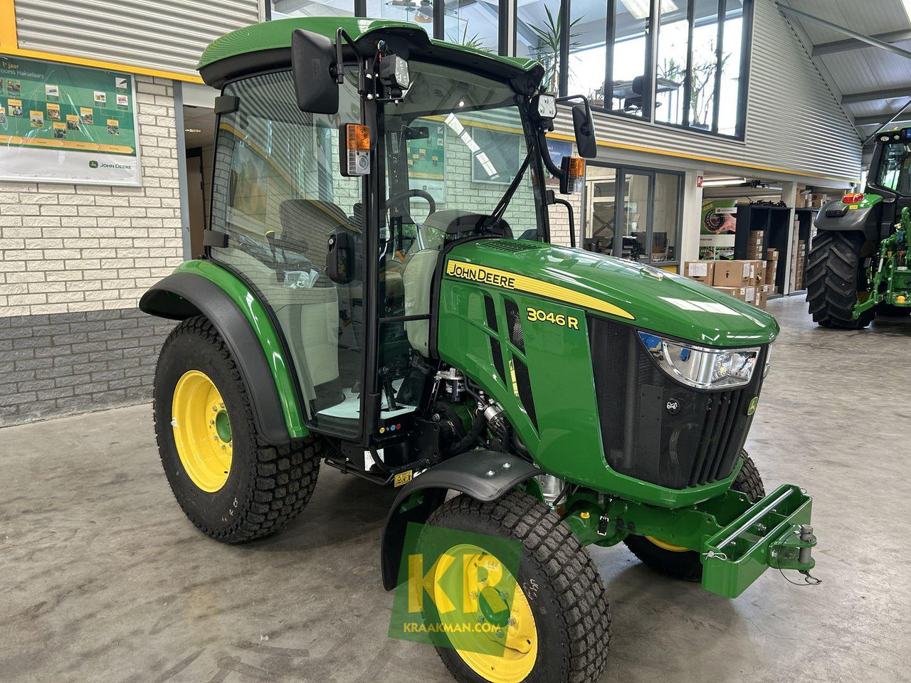 John Deere 3046R - Compact tractor: picture 1 John Deere 3046R - Compact tractor: picture 1