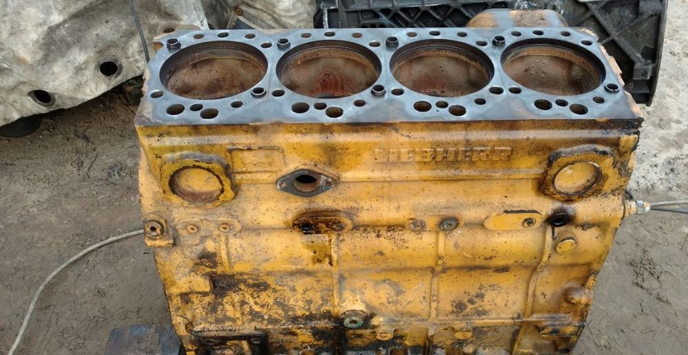 Blok Silnika LIEBHERR D904 D 904 NA 904 T CZĘŚCI WAŁ KORBOWY GŁOWICA TŁOK - Cylinder block for Construction machinery: picture 4 Blok Silnika LIEBHERR D904 D 904 NA 904 T CZĘŚCI WAŁ KORBOWY GŁOWICA TŁOK - Cylinder block for Construction machinery: picture 4