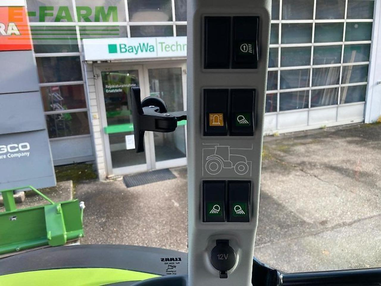 Farm tractor CLAAS arion 430 cis: picture 14