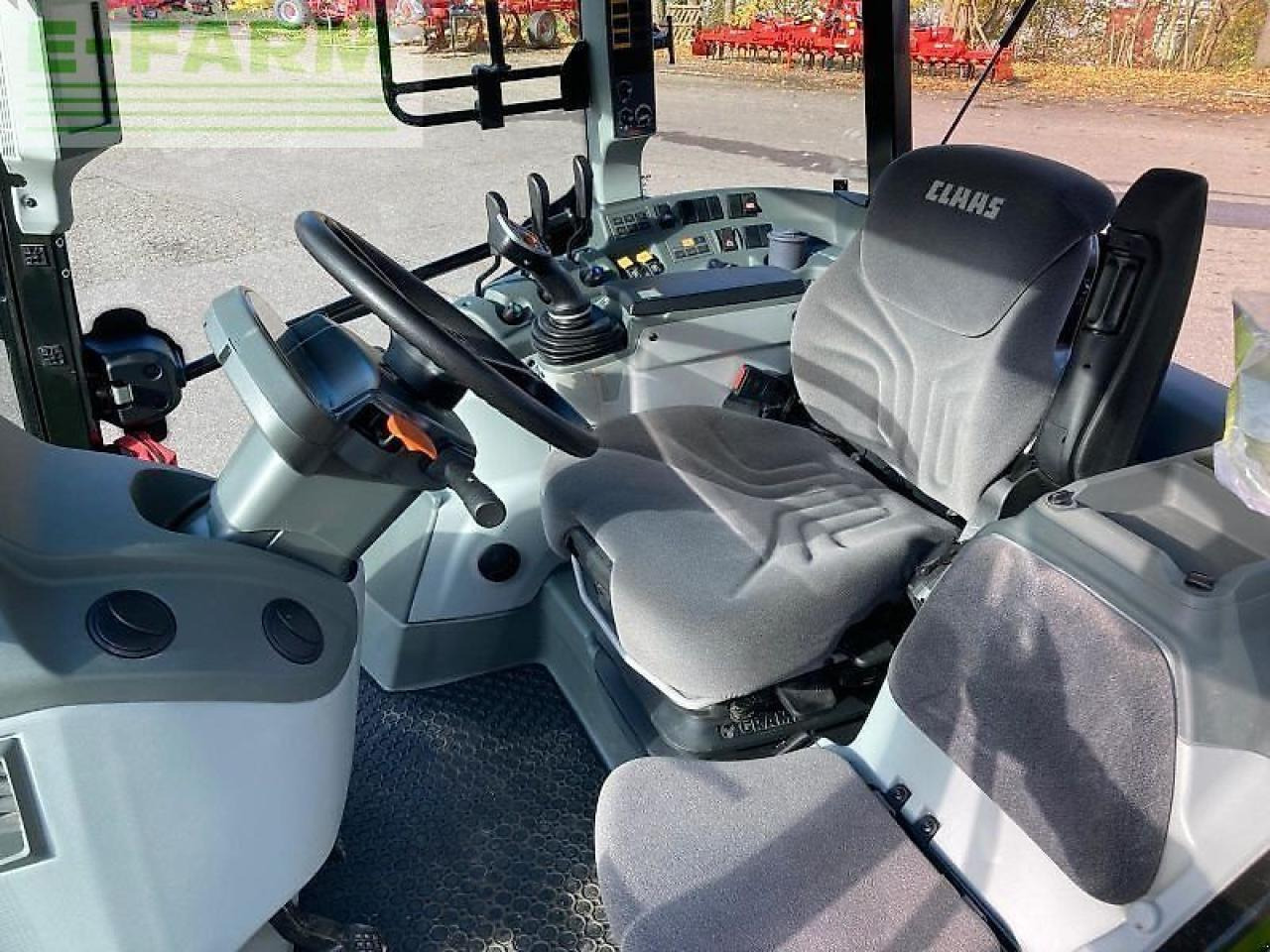 Farm tractor CLAAS arion 430 cis: picture 8