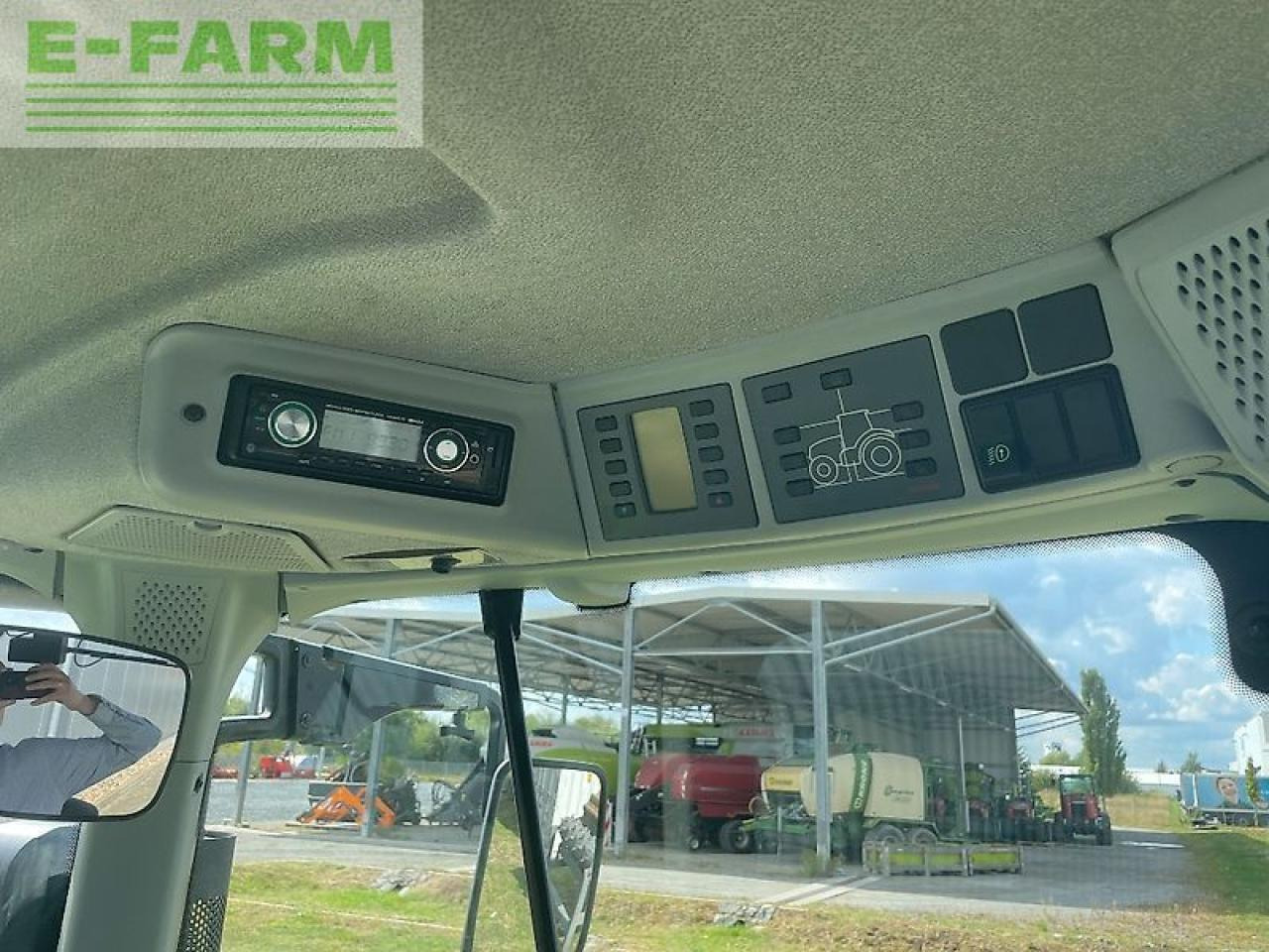 Farm tractor CLAAS arion 650 hexashift: picture 13