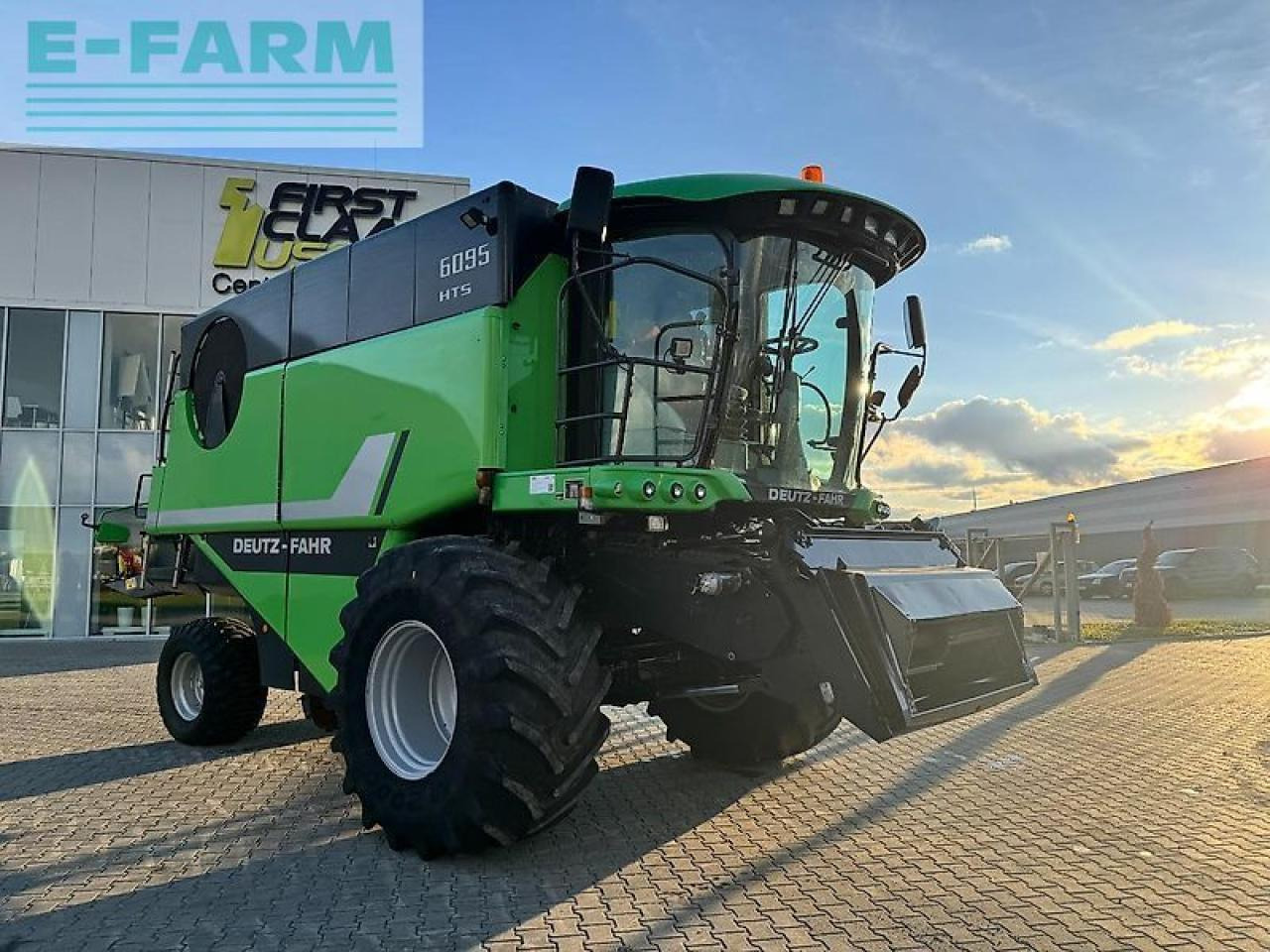 Deutz-Fahr 6095 - Combine harvester: picture 1 Deutz-Fahr 6095 - Combine harvester: picture 1