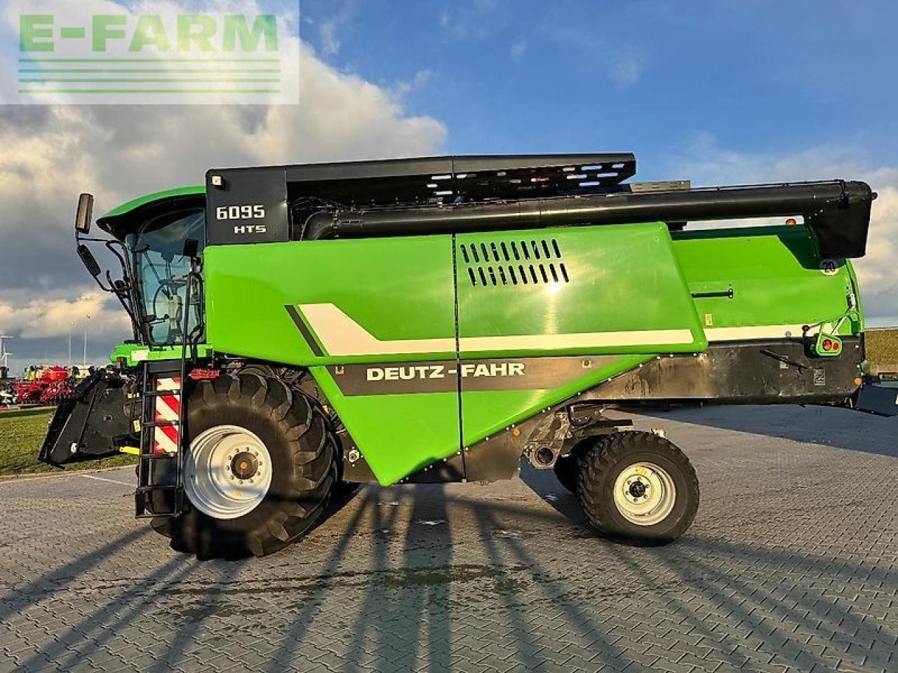 Deutz-Fahr 6095 - Combine harvester: picture 4 Deutz-Fahr 6095 - Combine harvester: picture 4
