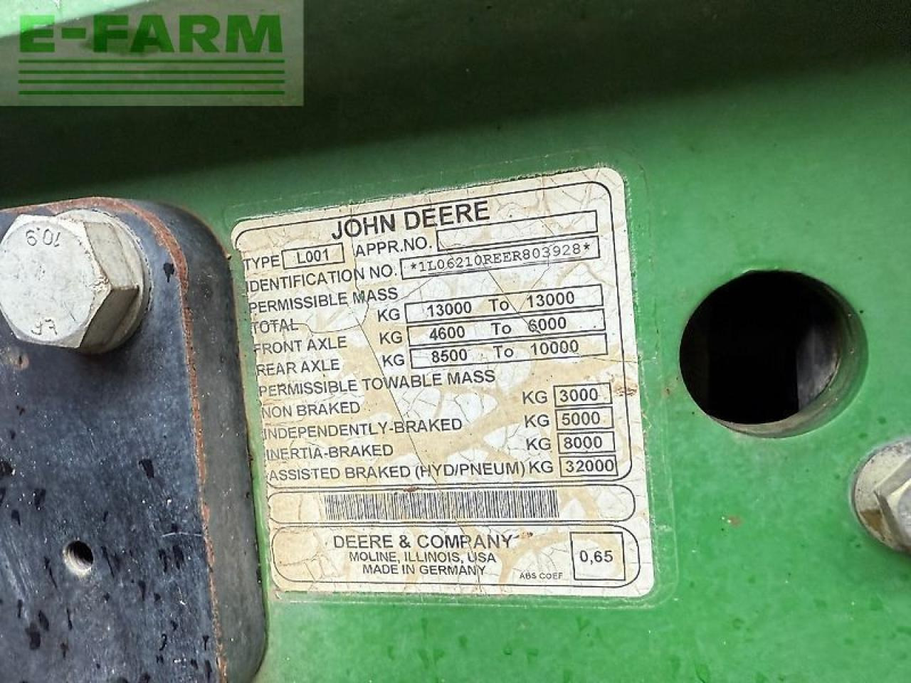 Farm tractor John Deere 6210r: picture 23