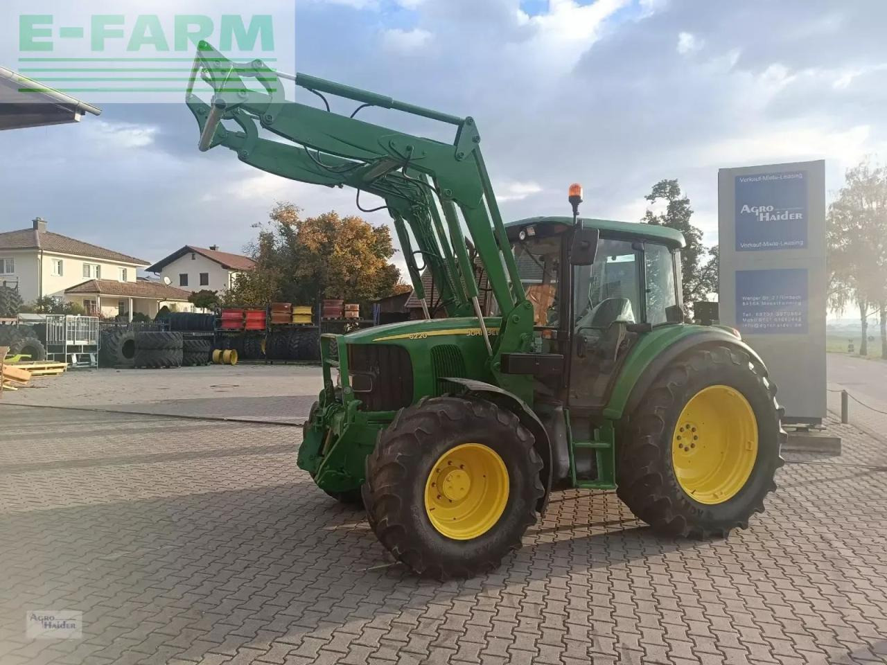 John Deere 6220se - Farm tractor: picture 5 John Deere 6220se - Farm tractor: picture 5