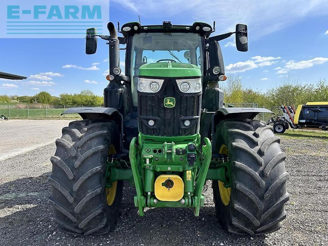 John Deere 6250r - Farm tractor: picture 3 John Deere 6250r - Farm tractor: picture 3