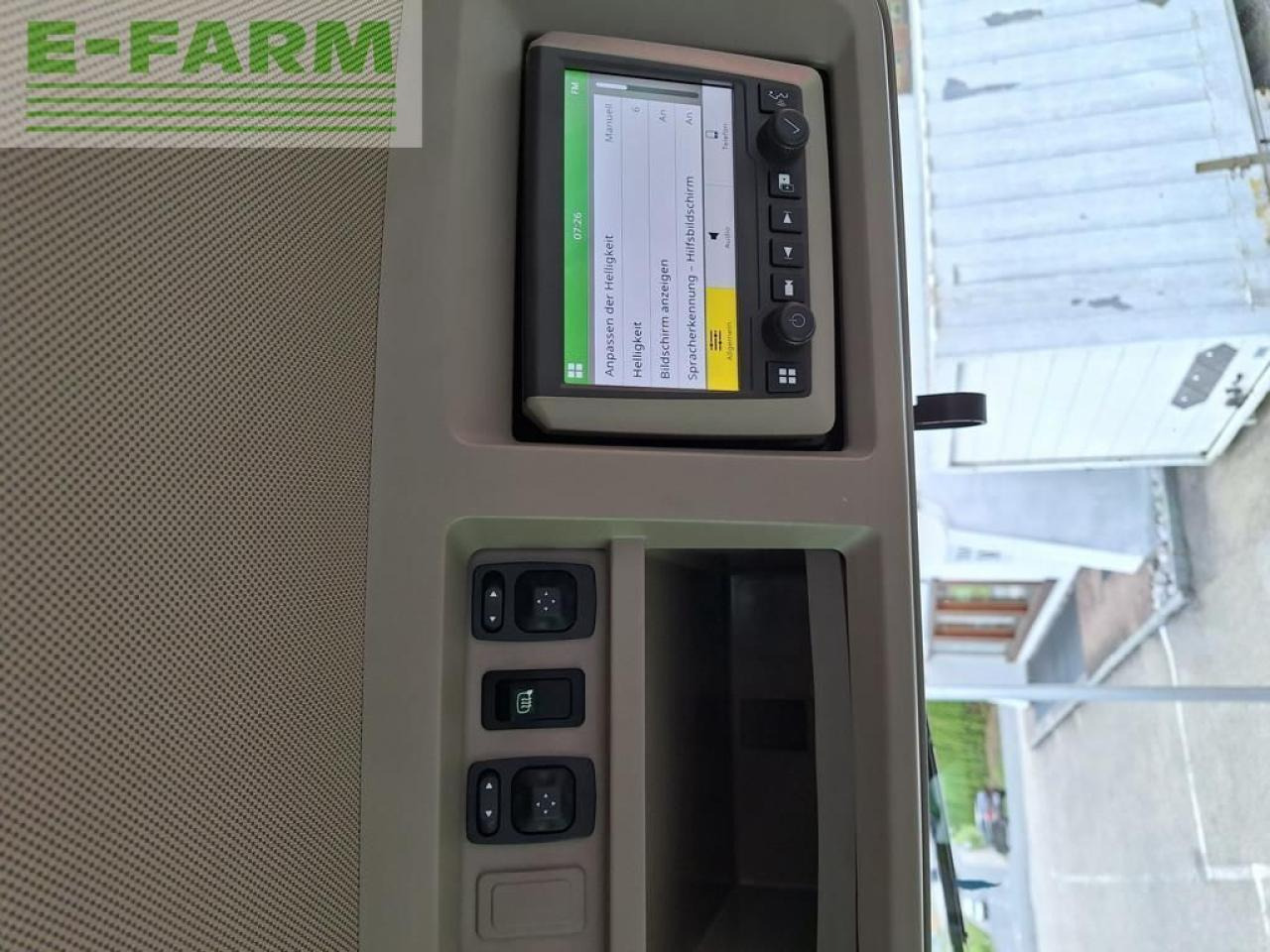 Farm tractor John Deere 7R 330: picture 16
