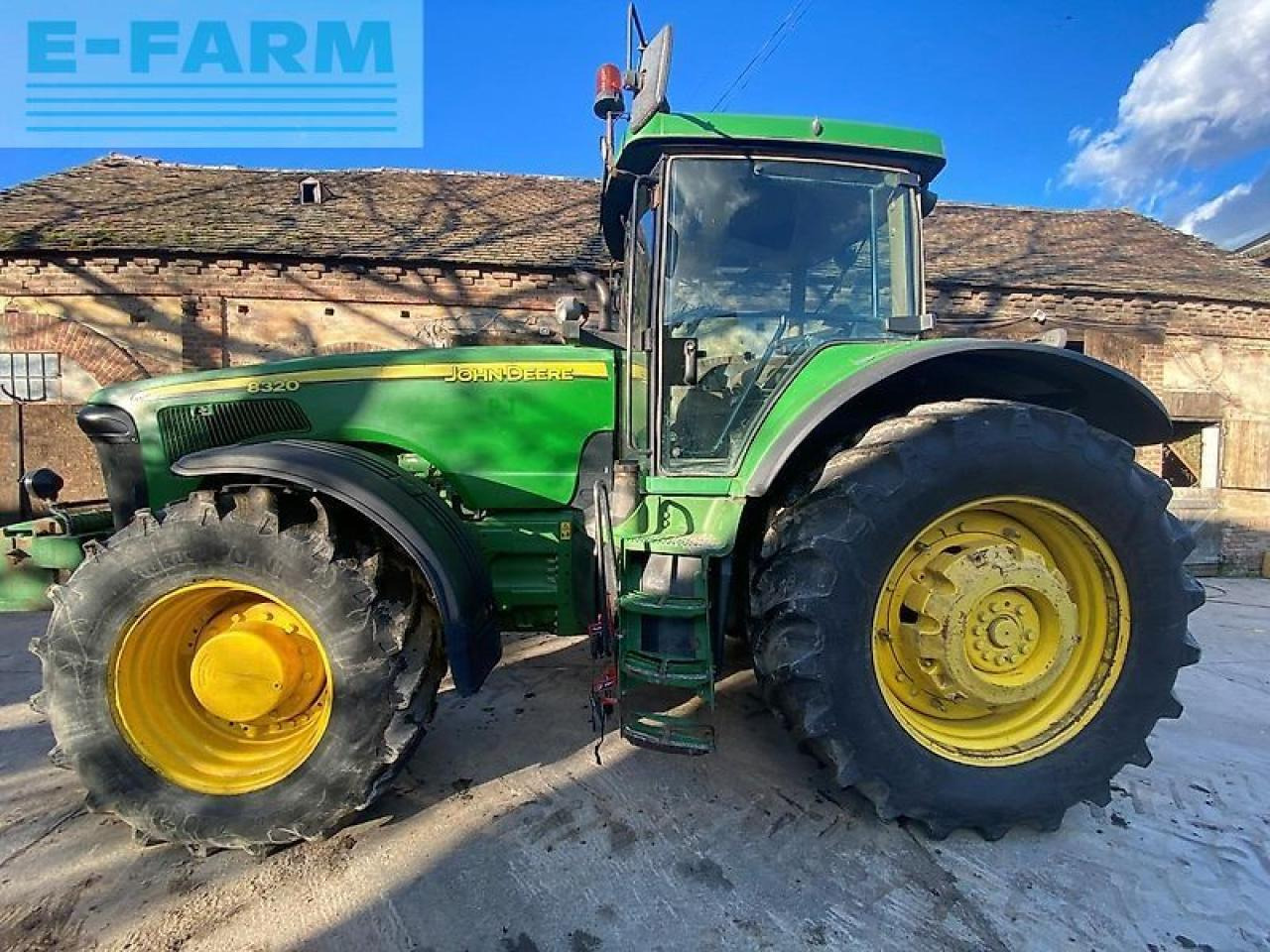 Farm tractor John Deere 8320: picture 7