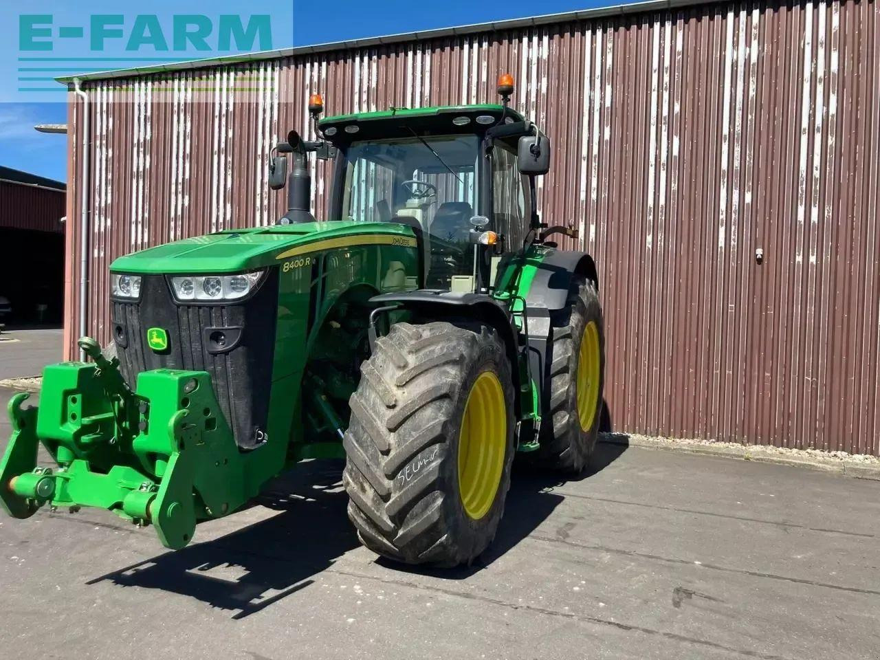 John Deere 8400r - Farm tractor: picture 1 John Deere 8400r - Farm tractor: picture 1