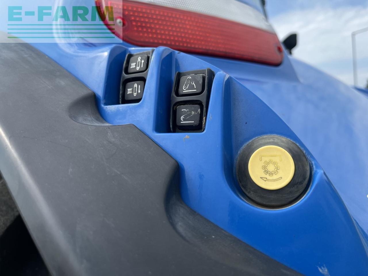 Farm tractor New Holland t6090 range & power command: picture 10