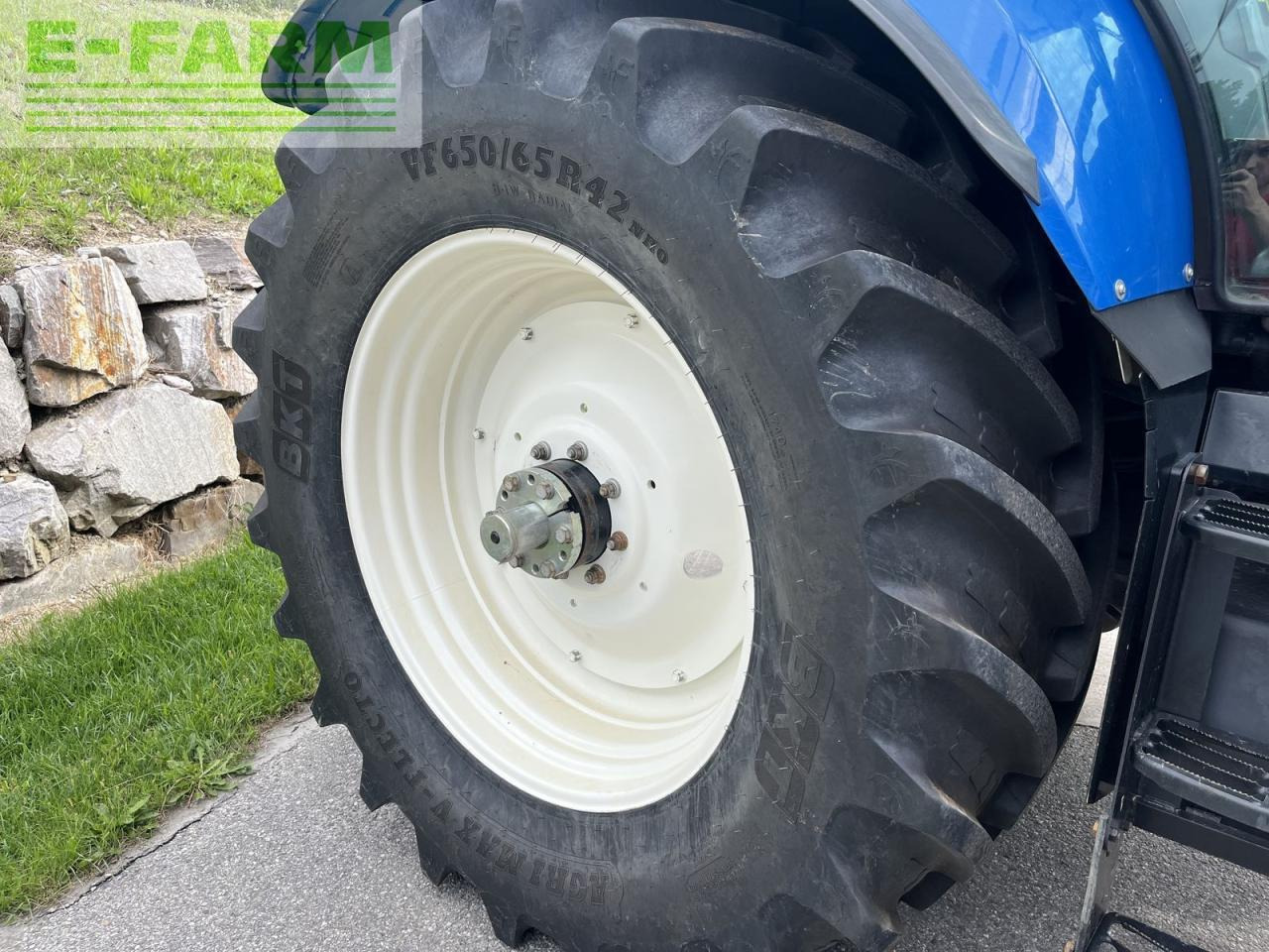 Farm tractor New Holland t6090 range & power command: picture 6