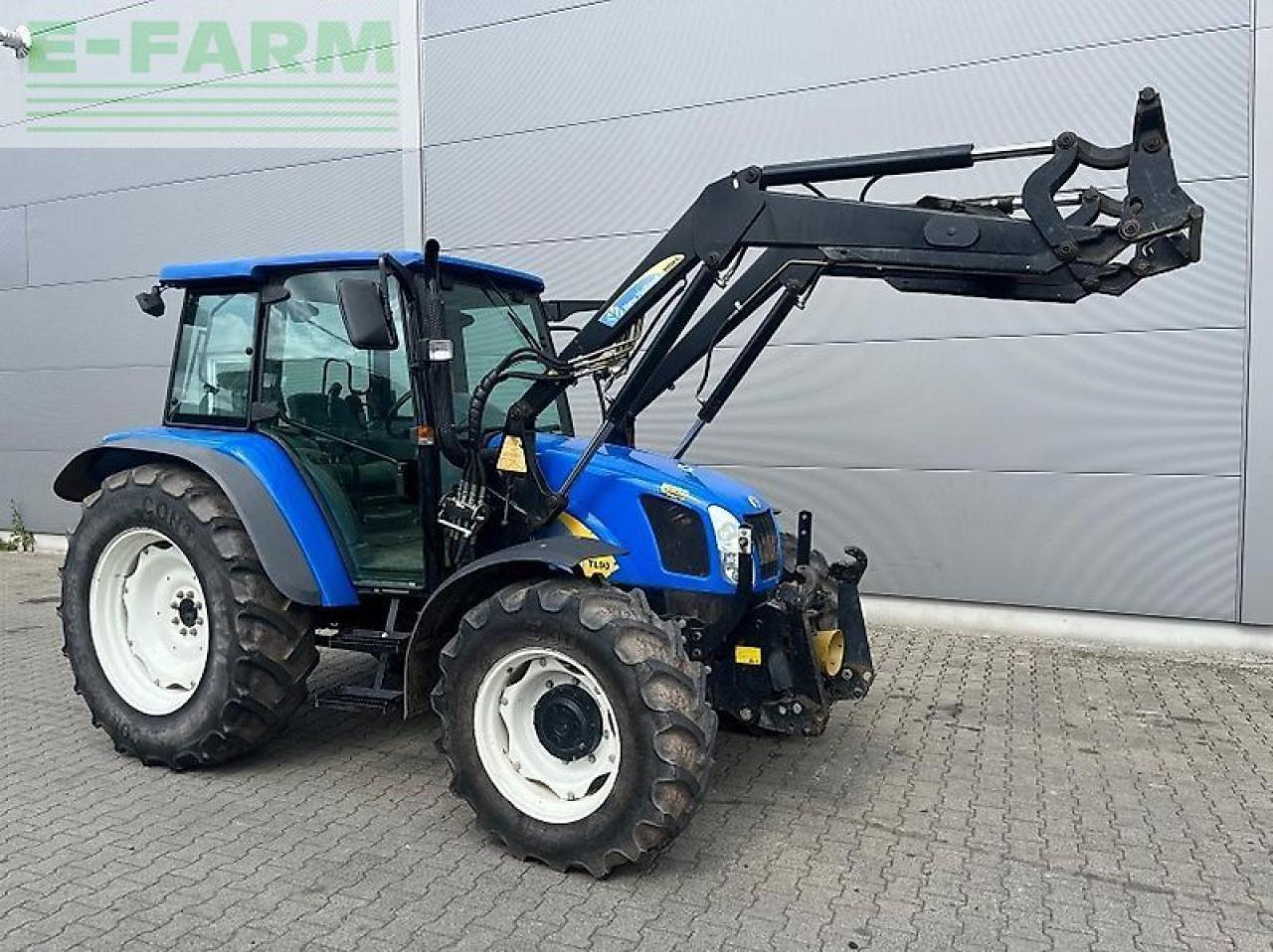 New Holland tl 90 a A - Farm tractor: picture 1 New Holland tl 90 a A - Farm tractor: picture 1
