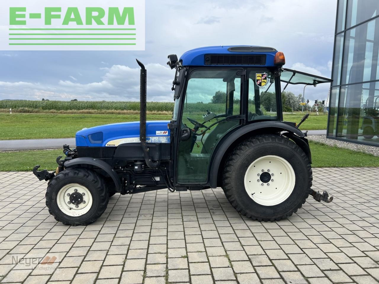 New Holland tn 95 na - Farm tractor: picture 3 New Holland tn 95 na - Farm tractor: picture 3