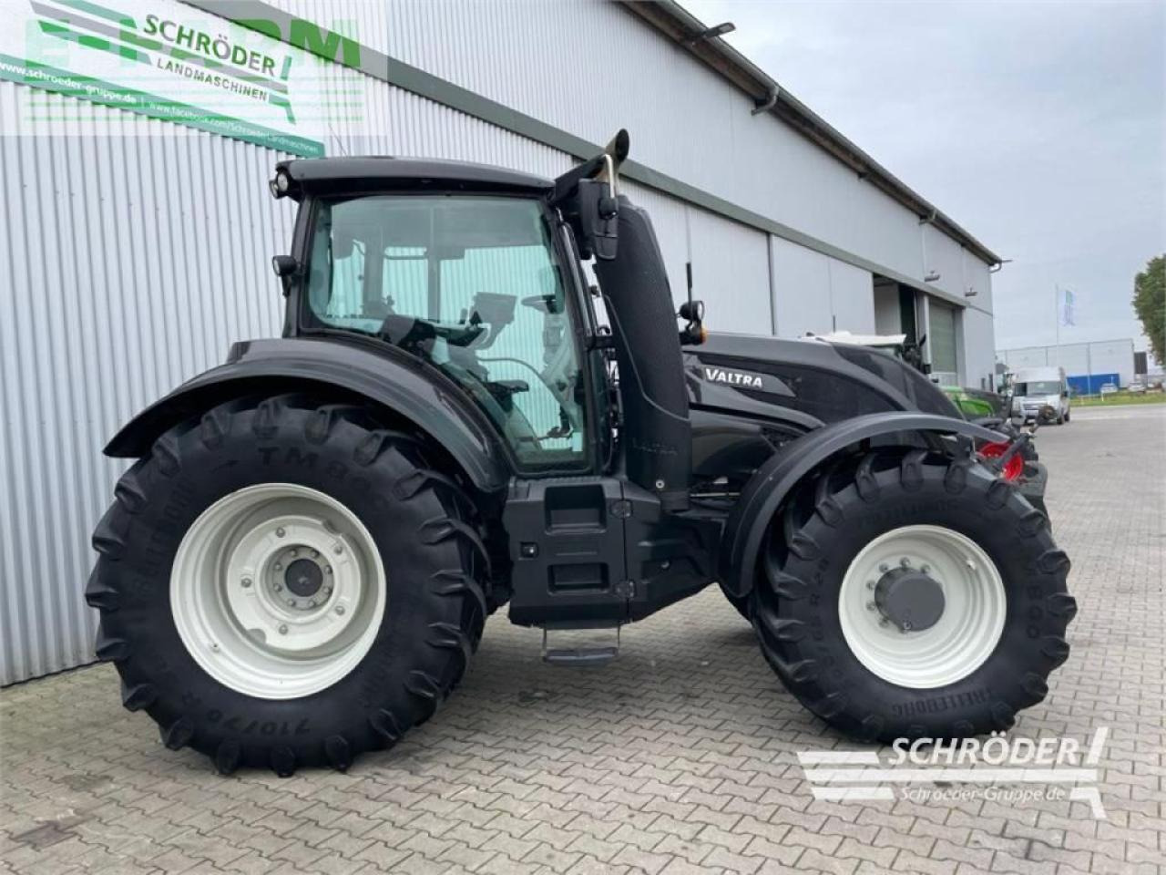 Valtra t 214 d smarttouch + rtk - Farm tractor: picture 2 Valtra t 214 d smarttouch + rtk - Farm tractor: picture 2