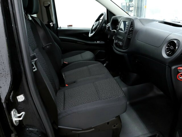 Interior photo 1: Lease a MERCEDES-BENZ Vito 116TourerPro ,Extralang,2xKlima,Kamera,AHK MERCEDES-BENZ Vito 116TourerPro ,Extralang,2xKlima,Kamera,AHK