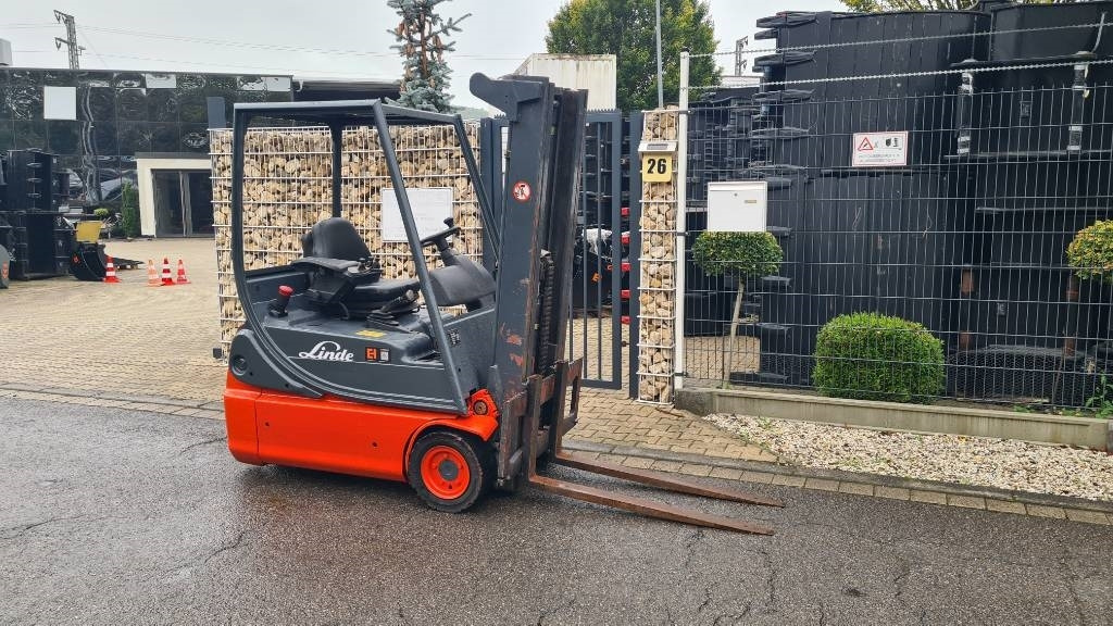 Linde E 14-02, Tripplex bis 4,5 m, Hubkraft 1.400 kg - Electric forklift: picture 4 Linde E 14-02, Tripplex bis 4,5 m, Hubkraft 1.400 kg - Electric forklift: picture 4