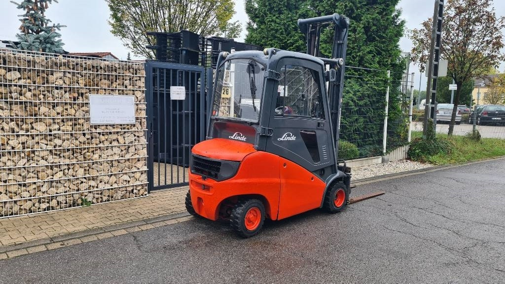 Linde H 20 D, Triplex, Seitenschieber, Positionierer  - Diesel forklift: picture 2 Linde H 20 D, Triplex, Seitenschieber, Positionierer  - Diesel forklift: picture 2