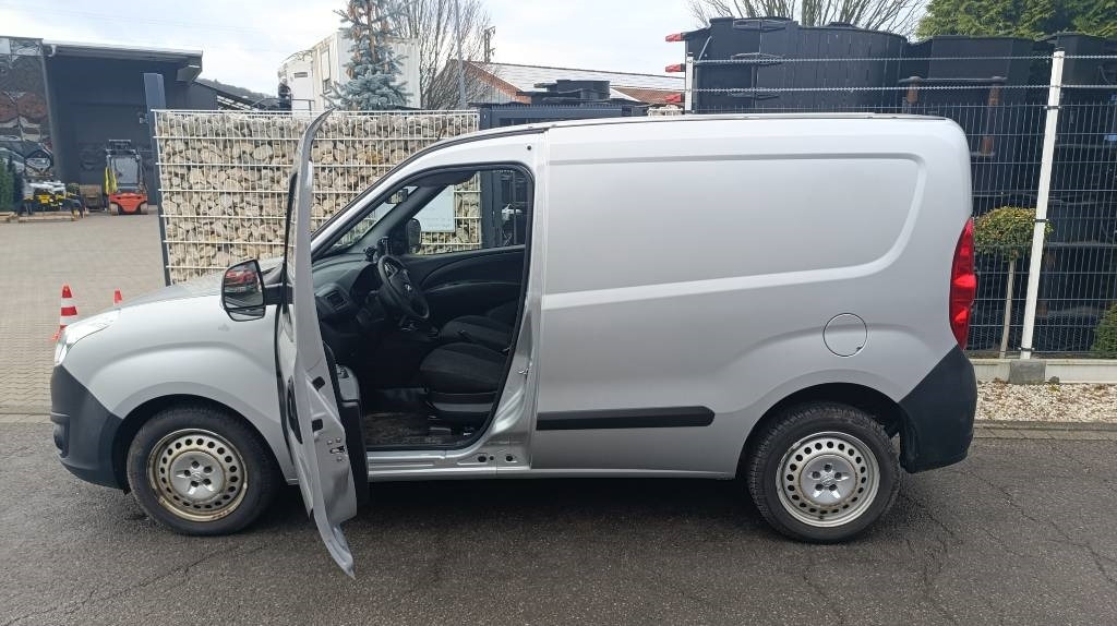 Lease a Opel Combo Kastenwagen Transp. Seitenschaden fahrbereit  Opel Combo Kastenwagen Transp. Seitenschaden fahrbereit: picture 9