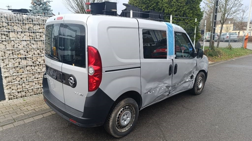 Lease a Opel Combo Kastenwagen Transp. Seitenschaden fahrbereit  Opel Combo Kastenwagen Transp. Seitenschaden fahrbereit: picture 35