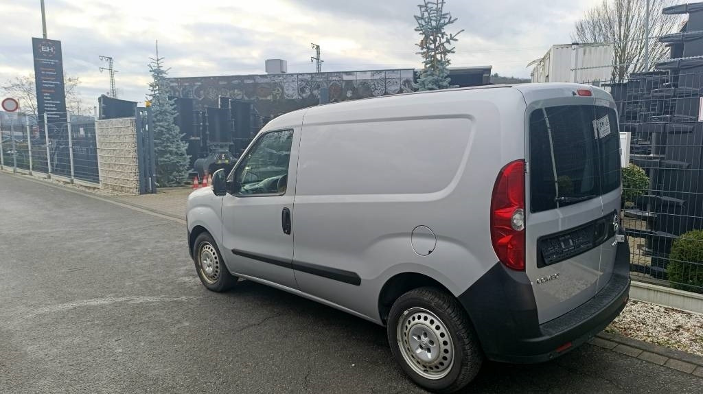 Lease a Opel Combo Kastenwagen Transp. Seitenschaden fahrbereit  Opel Combo Kastenwagen Transp. Seitenschaden fahrbereit: picture 7