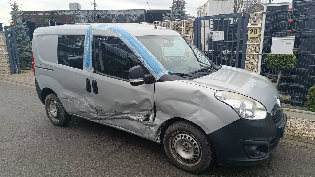 Lease a Opel Combo Kastenwagen Transp. Seitenschaden fahrbereit  Opel Combo Kastenwagen Transp. Seitenschaden fahrbereit: picture 22