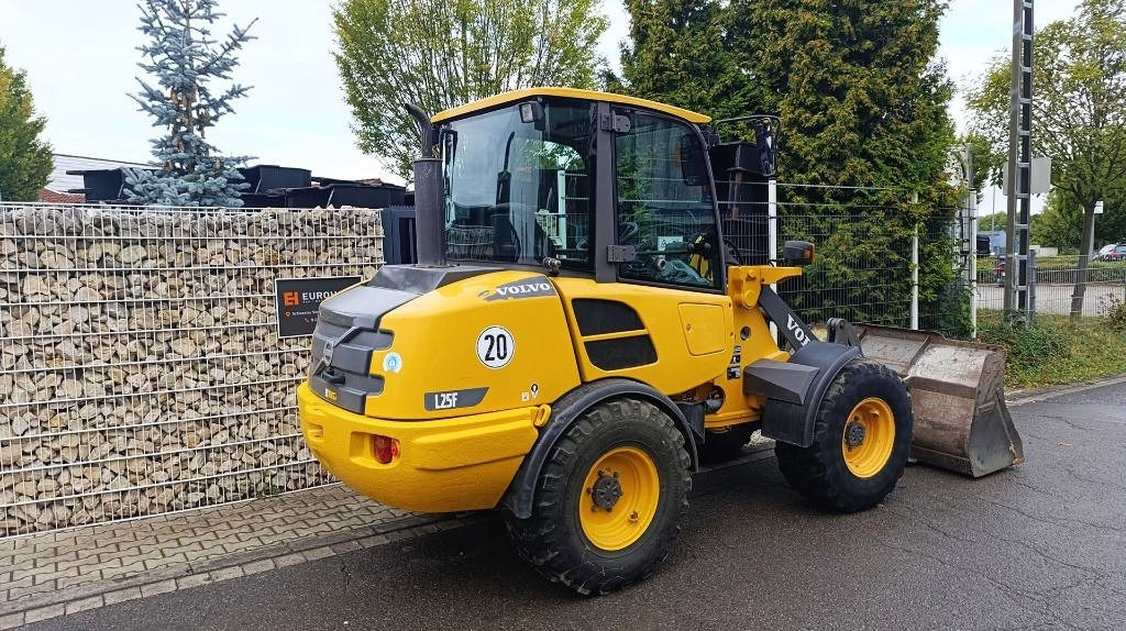 Volvo Radlader L 25 F, hydr. Schnellwechsler, Schaufel - Wheel loader: picture 5 Volvo Radlader L 25 F, hydr. Schnellwechsler, Schaufel - Wheel loader: picture 5