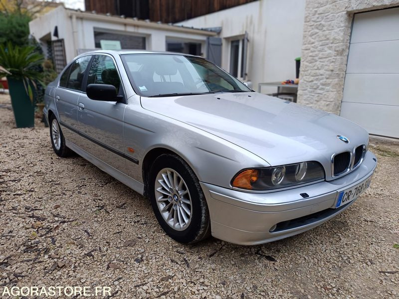 BMW SERIE 5 525i 2.5 i 192CH BOITE AUTOMATIQUE - 2001 - 212000KMS - Car: picture 3 BMW SERIE 5 525i 2.5 i 192CH BOITE AUTOMATIQUE - 2001 - 212000KMS - Car: picture 3
