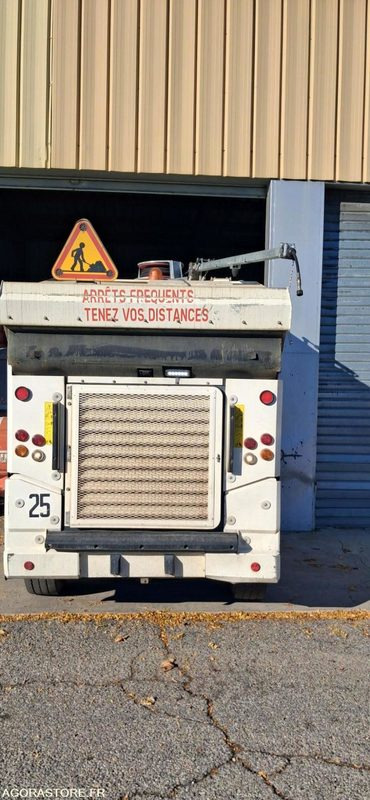 Balayeuse Euroclean Sicas modèle Millennium " New Generation" - Road sweeper: picture 4 Balayeuse Euroclean Sicas modèle Millennium " New Generation" - Road sweeper: picture 4