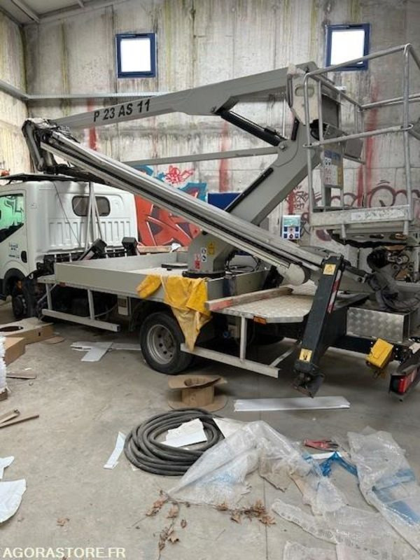 CAMION NACELLE NISSAN IMER P 23 AS 11 2013 20 000 KM - Truck mounted aerial platform: picture 1 CAMION NACELLE NISSAN IMER P 23 AS 11 2013 20 000 KM - Truck mounted aerial platform: picture 1
